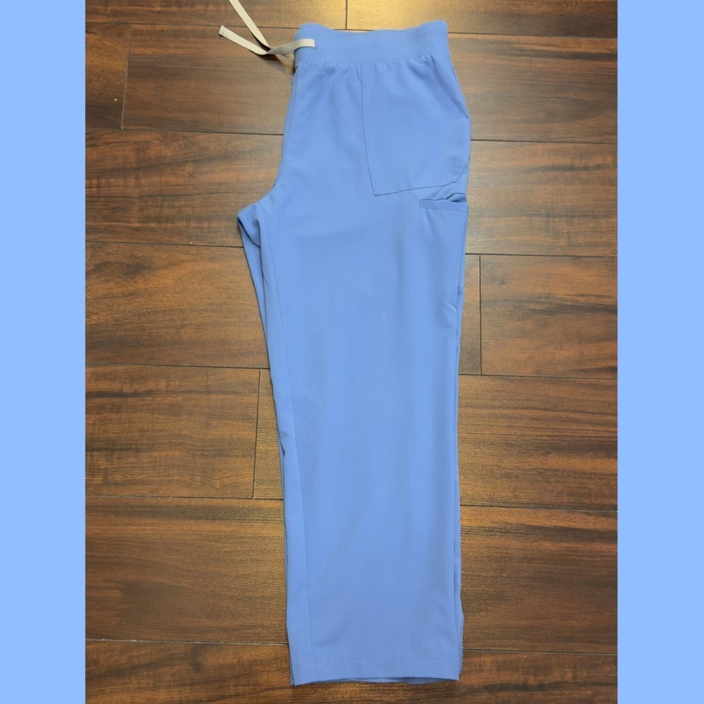 FIGS Women’s Limited Edition Scrub Pants - Picture 4 of 11
